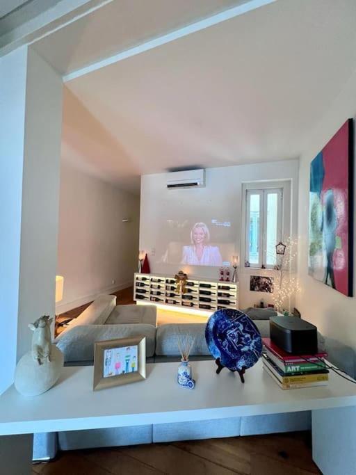 Apartamento With Terrace 5 Minutes From Marques De Pombal Lisboa